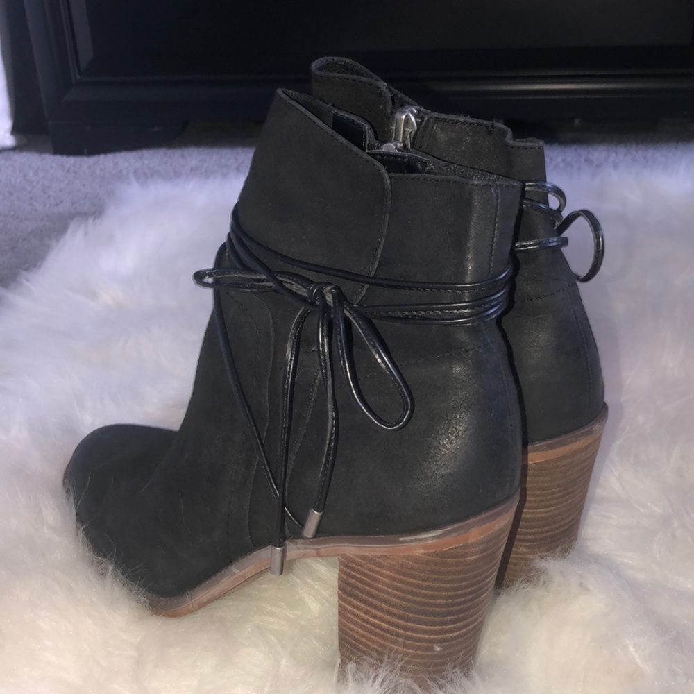 booties - Picture 3 of 4